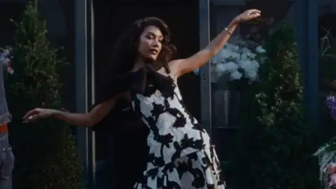 Olivia Dean lança o seu segundo álbum, "The Art Of Loving". Ouça com todas as letras!