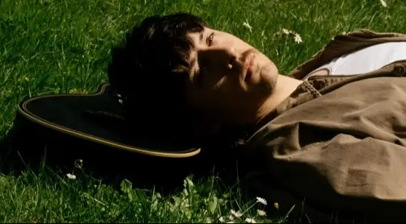 Ouça a nova música, "too much to ask", com letra e tradução!